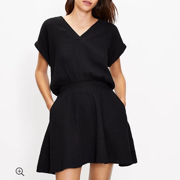 Lou & Grey Dresses & Skirts - Lou & Grey • Triple Cloth V-Neck Pocket Dress